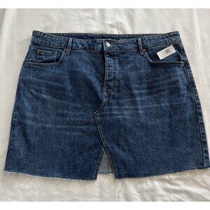 Old Navy Women’s High Rise Marcia Denim Mini Skirt Raw Fringe Hem NWT Size 18